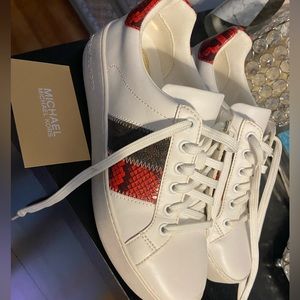 MICHAEL KORS Women’s Poppy Leather Snake Embossed Lace Up Sneaker